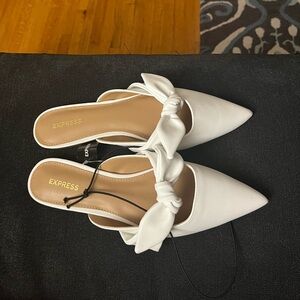NWT White Express Flats Size 8